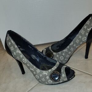 Louis Vuitton Black and Gray High Heeled Pumps